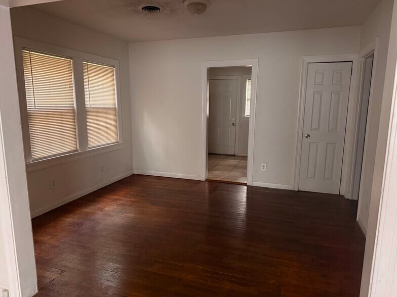 Building Photo - 111 Westridge Dr