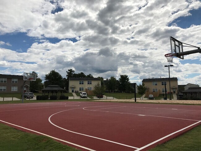 Building Photo - BRIDGEWATER HOME! PRE-LEASING FOR AUGUST 1 2026! 1/2 Off Deposit!