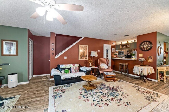 Building Photo - 3519 Rain Forest Dr W