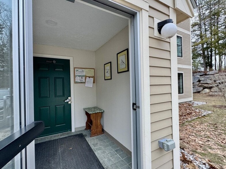 Building Photo - 19 Saco St