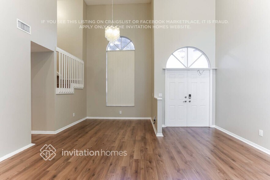 Building Photo - 631 Royal Palm Way