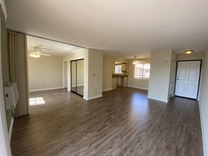 Building Photo - 300 E Tujunga Ave