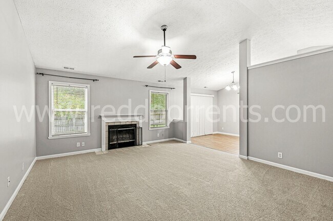 Building Photo - Cozy Fishers Home