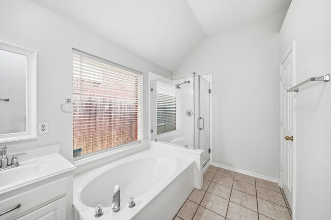 Building Photo - 4723 Knights Branch Dr