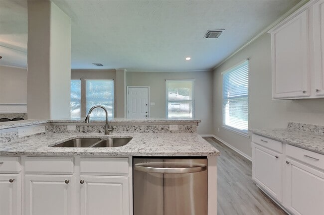 Building Photo - 17903 Timber Crossing Ln