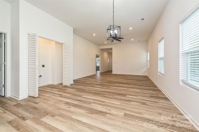 Building Photo - 1474 Stroupe St