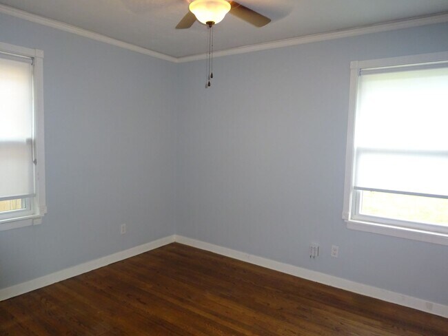 Building Photo - For Lease | 3 Bed, 1 Bath | 1,074 Sq Ft |O...