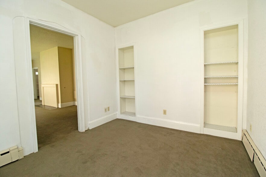 Building Photo - 815 5th Ave S
