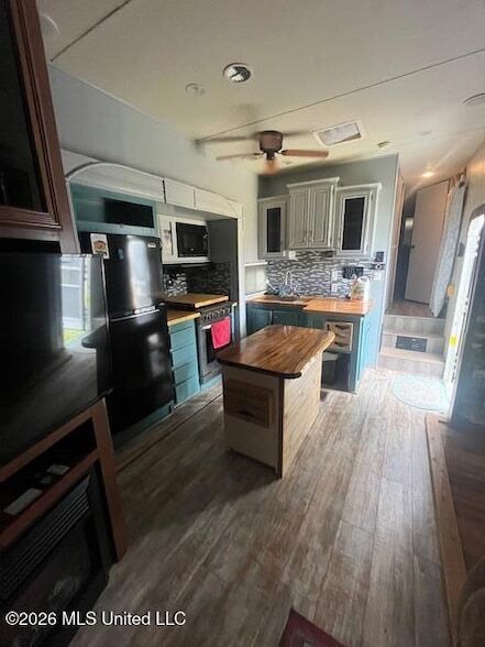 Building Photo - 218 Lawrence Reid Rd