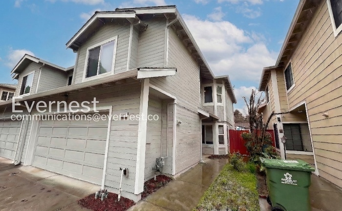 Building Photo - 4936 Creekwood Dr