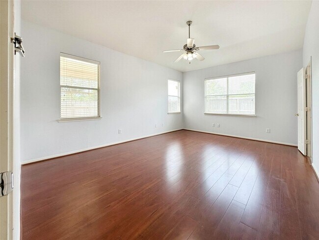Building Photo - 2910 Lemmingham Dr