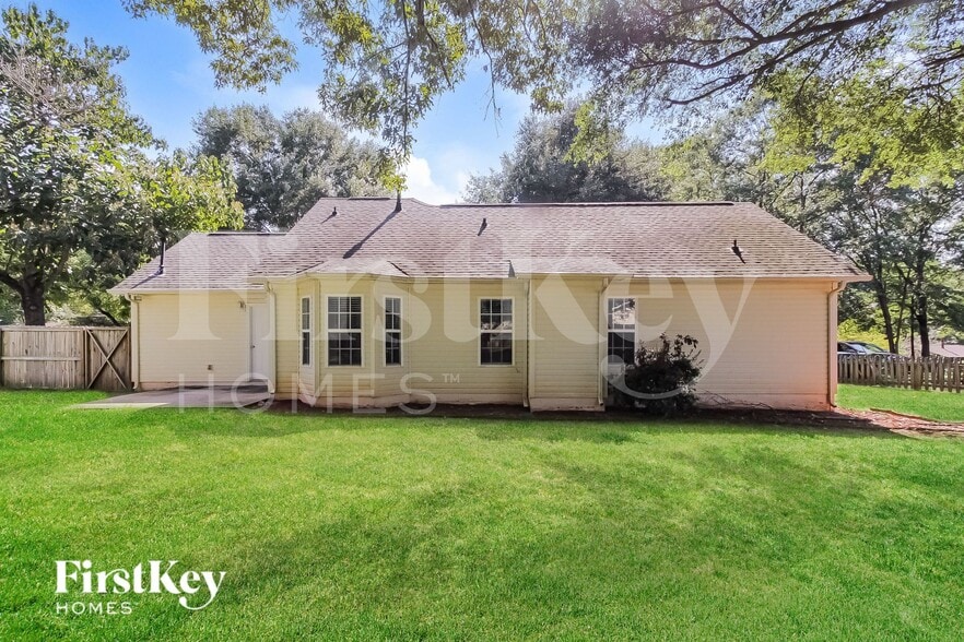 Building Photo - 420 W Henry St