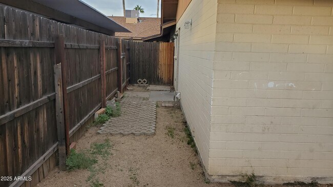 Building Photo - 6245 E Glencove Cir