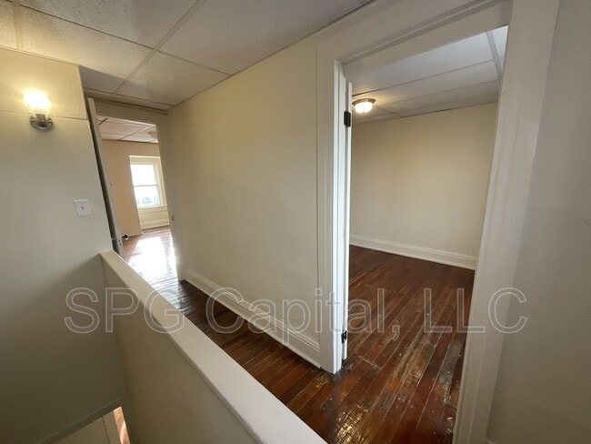 Building Photo - 1547 W King St