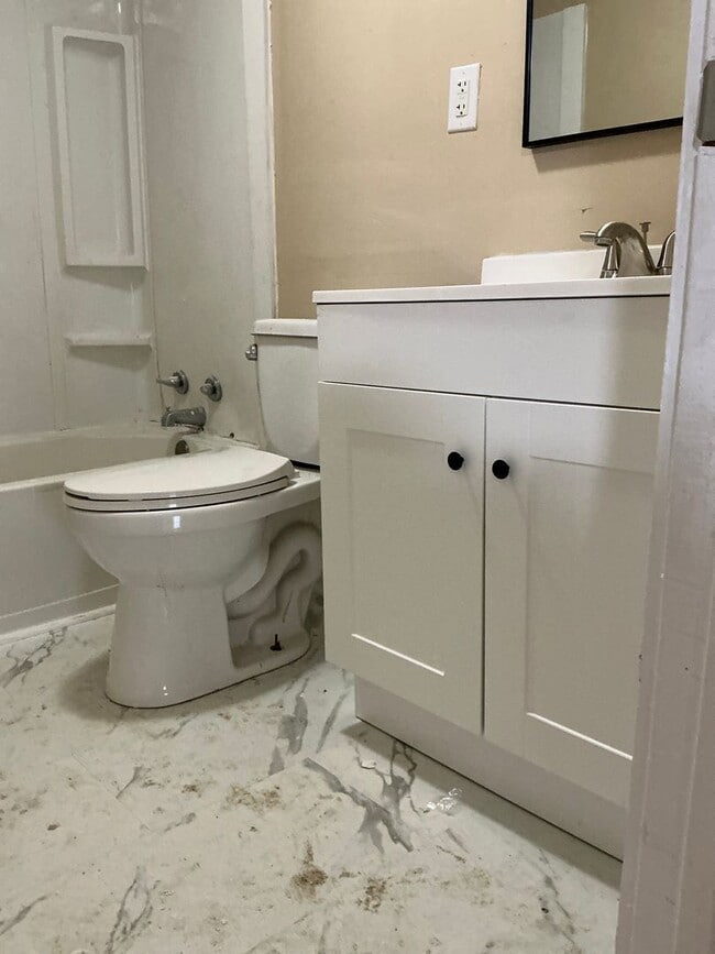 Building Photo - Section 8 Approved