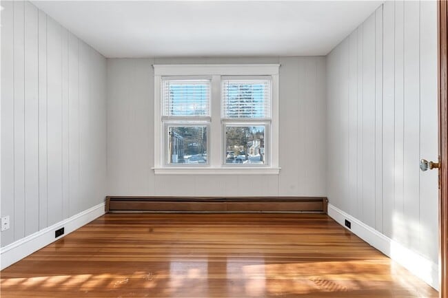 Building Photo - 19 Sherwood Ave