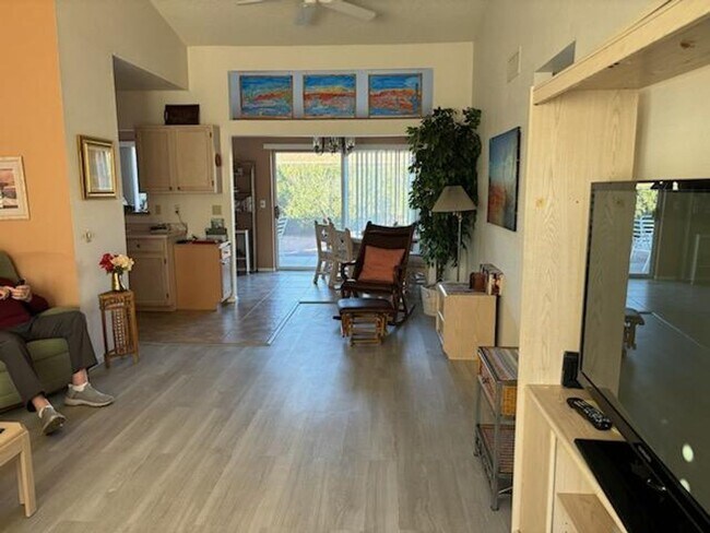 Building Photo - AZ Living Spacious 2 bed/2 bath in 55+ gated community