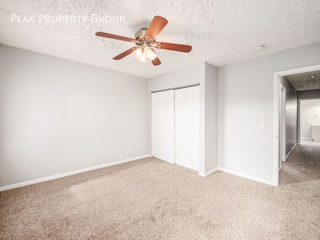 Building Photo - 417 E Mithoff St