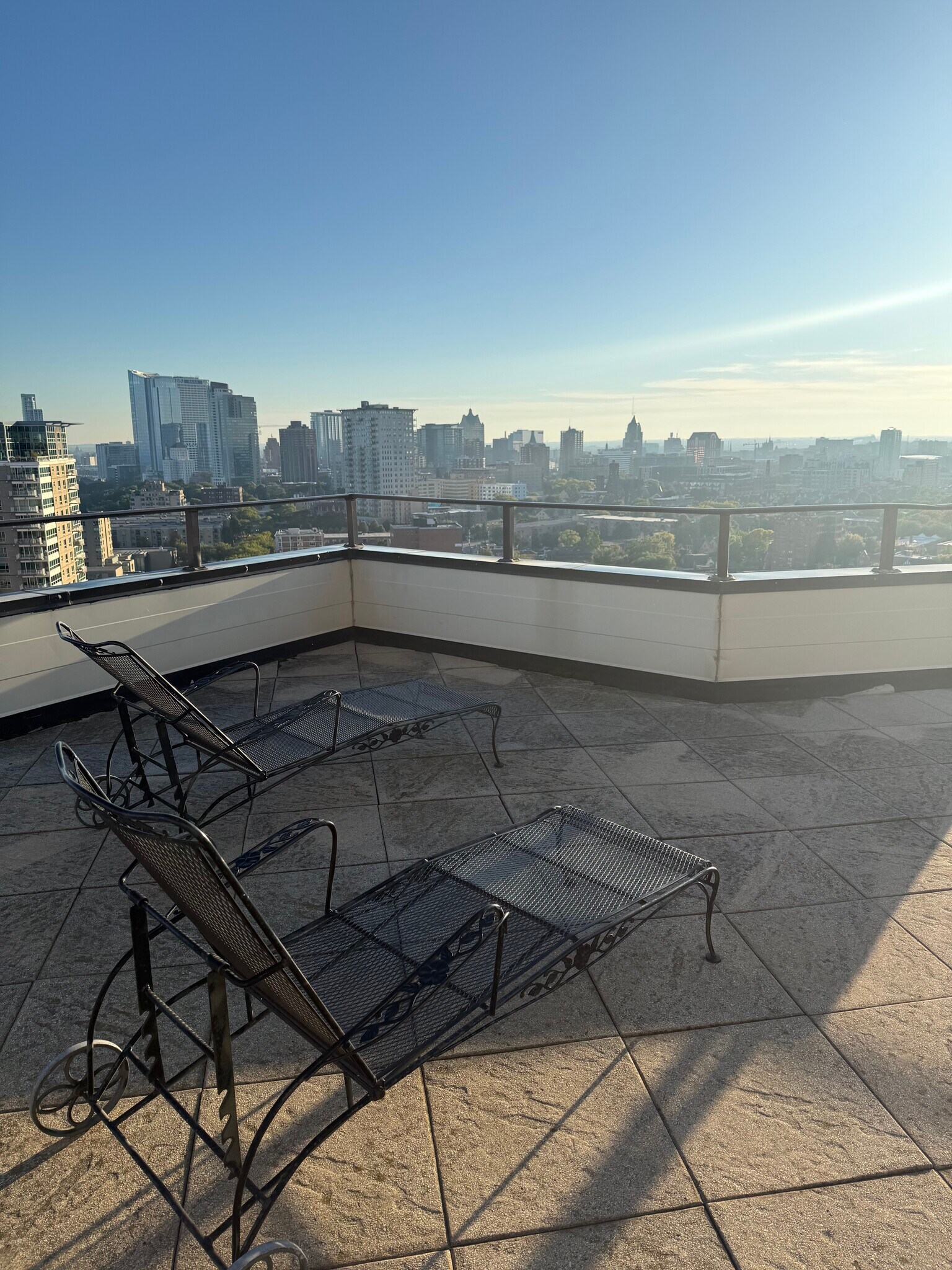 Building Photo - 1633 N Prospect Ave