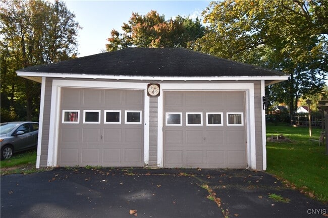 Building Photo - 248 East Ave