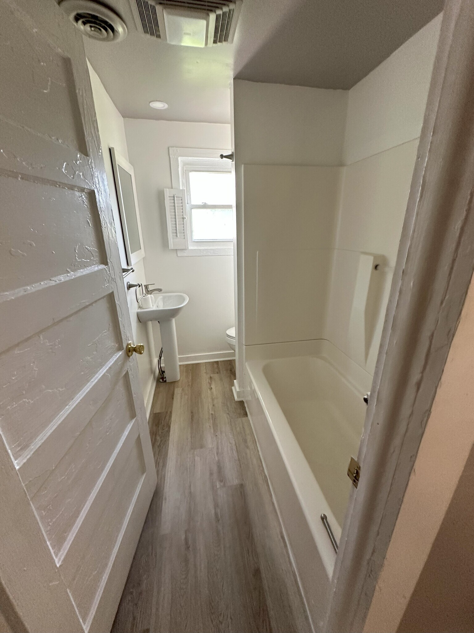 Bathroom - 11414 Goose Creek Rd