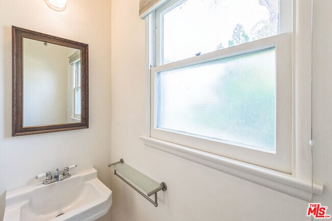 Building Photo - 12753 Appleton Way