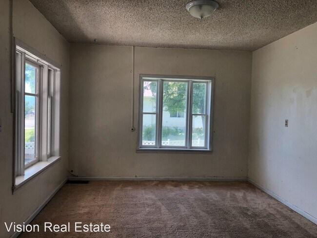 Building Photo - 2 br, 1 bath House - 144 S State