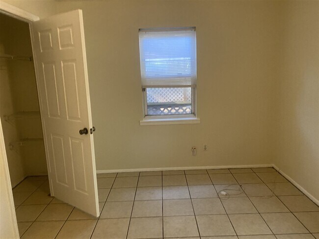 Building Photo - 2706 Boatner St
