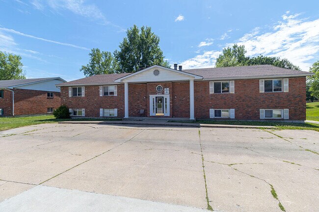 Primary Photo - 280 Apple Tree Ct