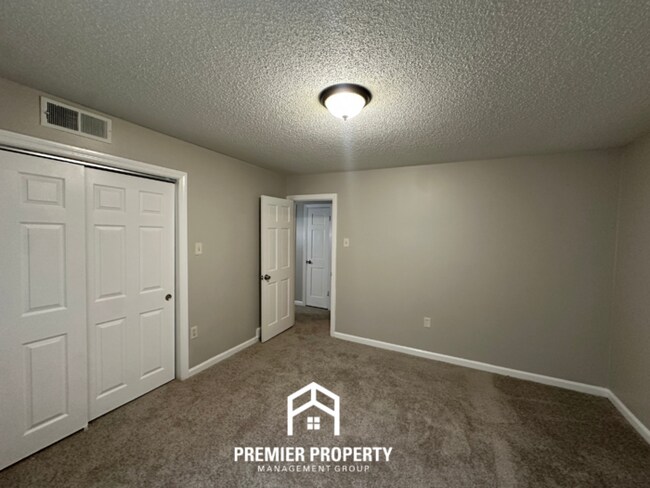 Building Photo - 5599 Sweet Gum Dr