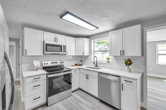 Building Photo - 7104 Castanea Dr