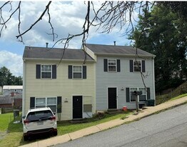 Building Photo - 1102A Grove St