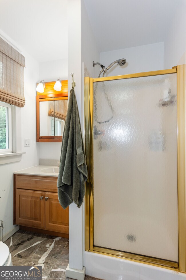 Building Photo - 1698 Temple Ave