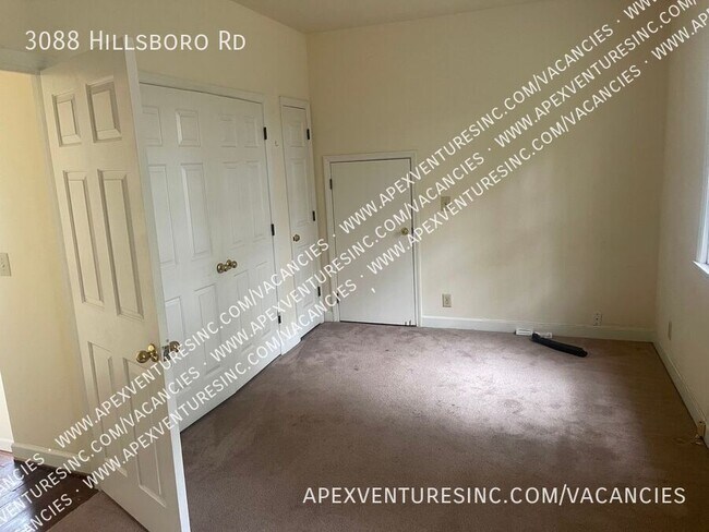 Building Photo - 3088 Hillsboro Rd