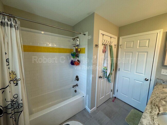 Building Photo - 26 Northview Dr