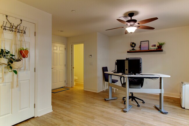 Building Photo - 7233 101st Ln