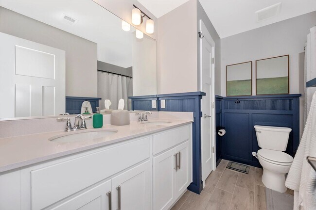 Building Photo - The Enclave At Gambrill View