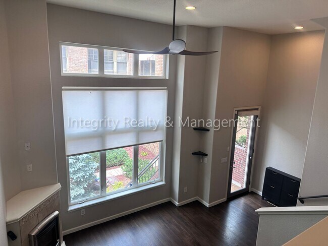 Building Photo - 5 Bed/4 Bath, 2,553 Sqft -1259 N Washingto...