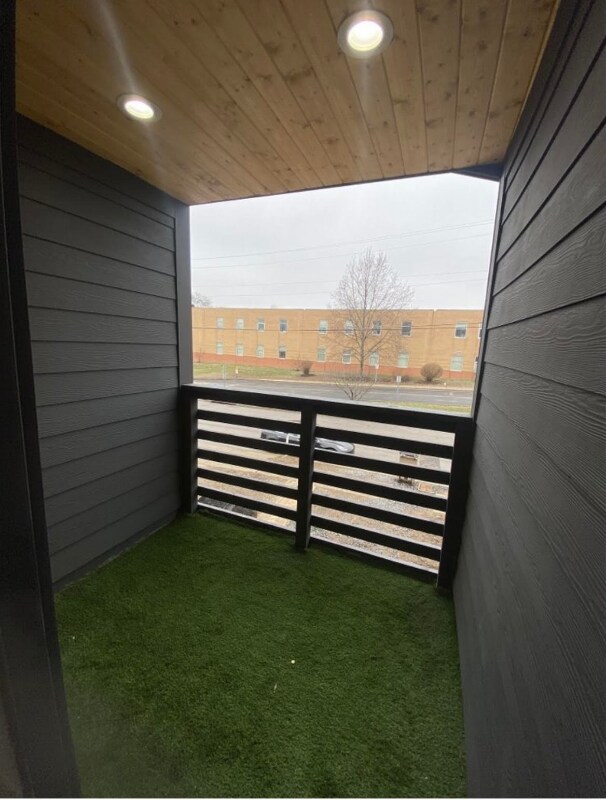 Building Photo - 69 Donelson St