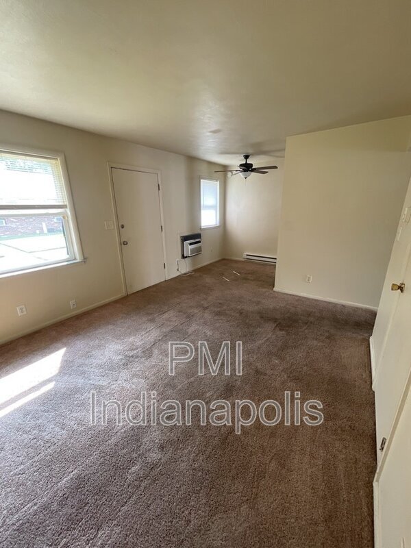 Building Photo - 122 W William Dr