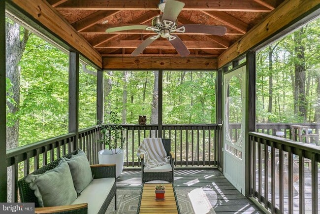 Building Photo - 704 Candle Ridge Ct