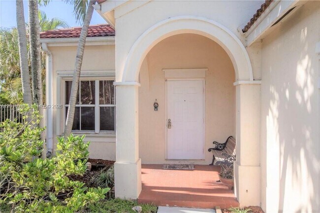 Building Photo - 777 Tanglewood Cir