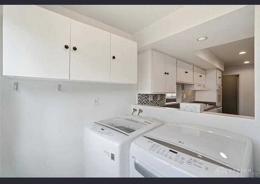 Building Photo - 4360 Wallington Dr