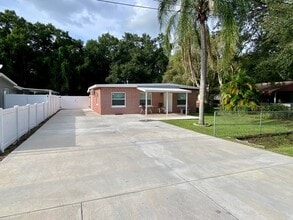 Building Photo - 4001 W Comanche Ave