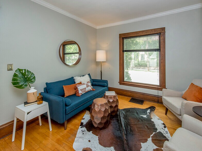 Building Photo - 961 18th Ave SE