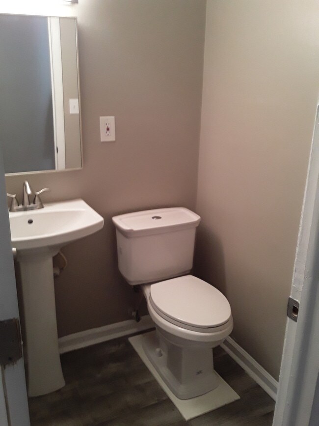 Building Photo - Forest Avenue Apts