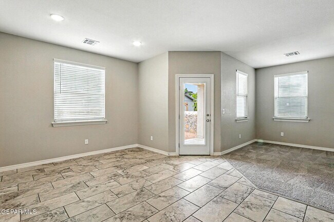 Building Photo - 12360 Desert Path Ct