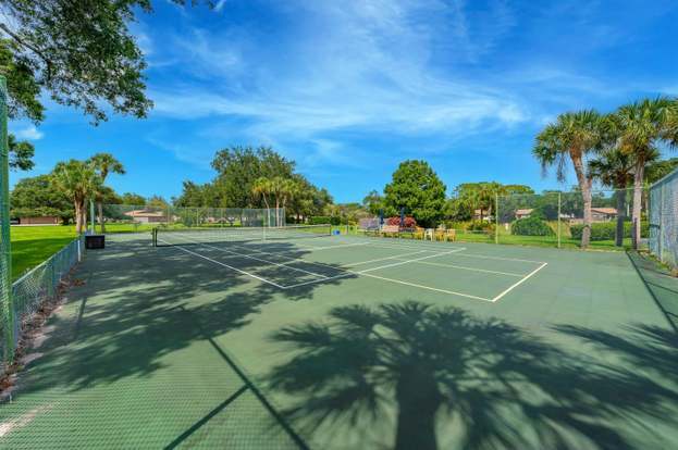 Building Photo - 4665 Oak Hill Dr