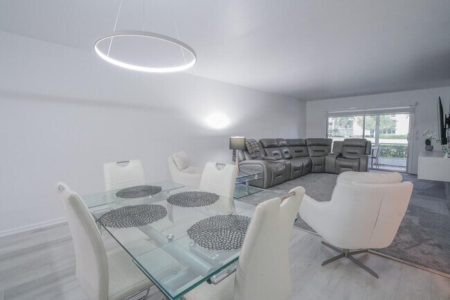 Building Photo - 3201 Portofino Point