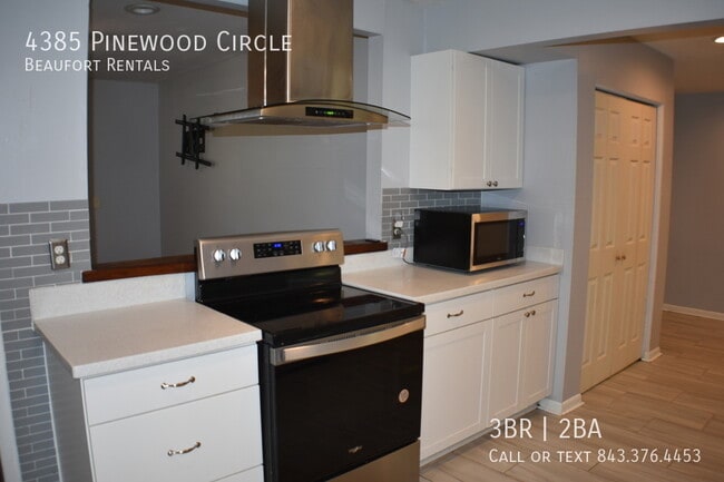 Building Photo - 4385 Pinewood Cir